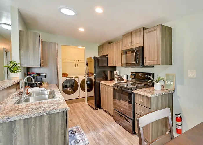Holiday home 3 Mi To Grand Canyon Railway: Retreat *